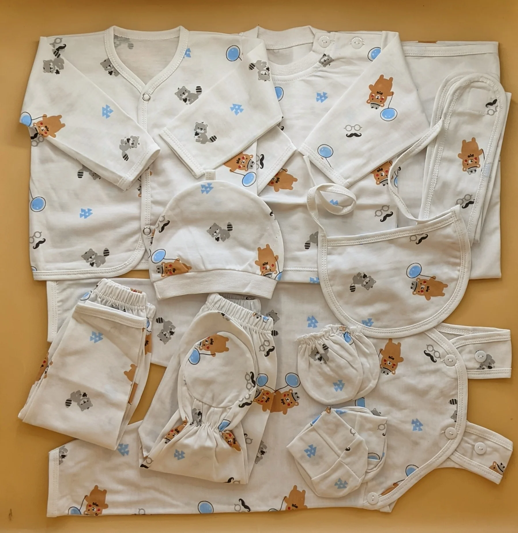 11 Pieces Starter/Suit Set - Kitty/Bear - Image 2