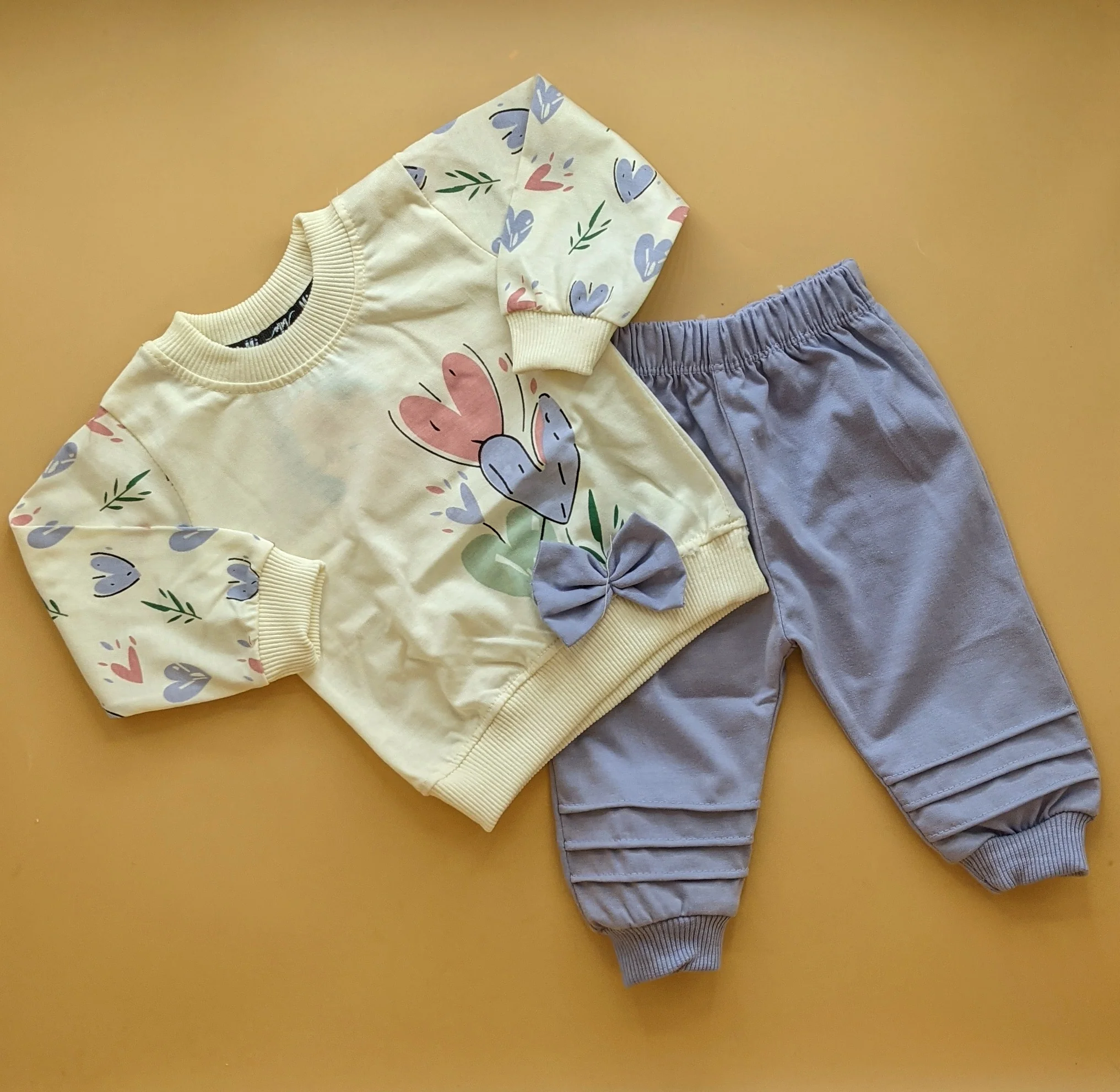 2 Piece Baby Suit - Bow/Hearts - Image 6