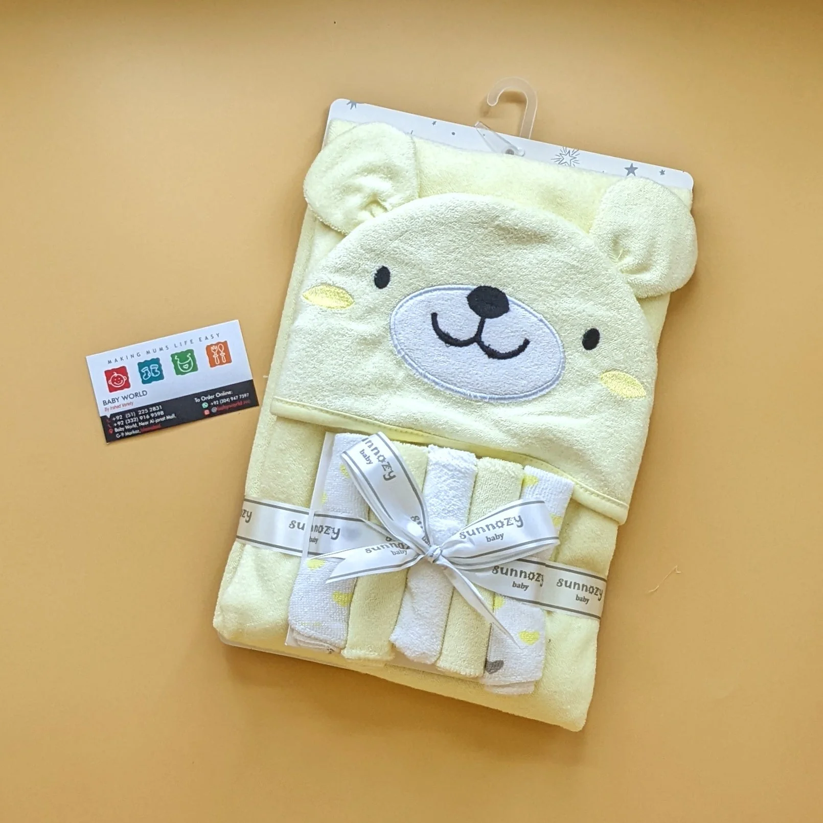 Hooded Bath Towel with 5 Pieces Face Towels - Image 12