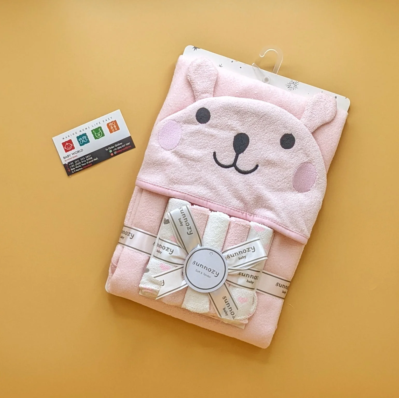 Hooded Bath Towel with 5 Pieces Face Towels - Image 6