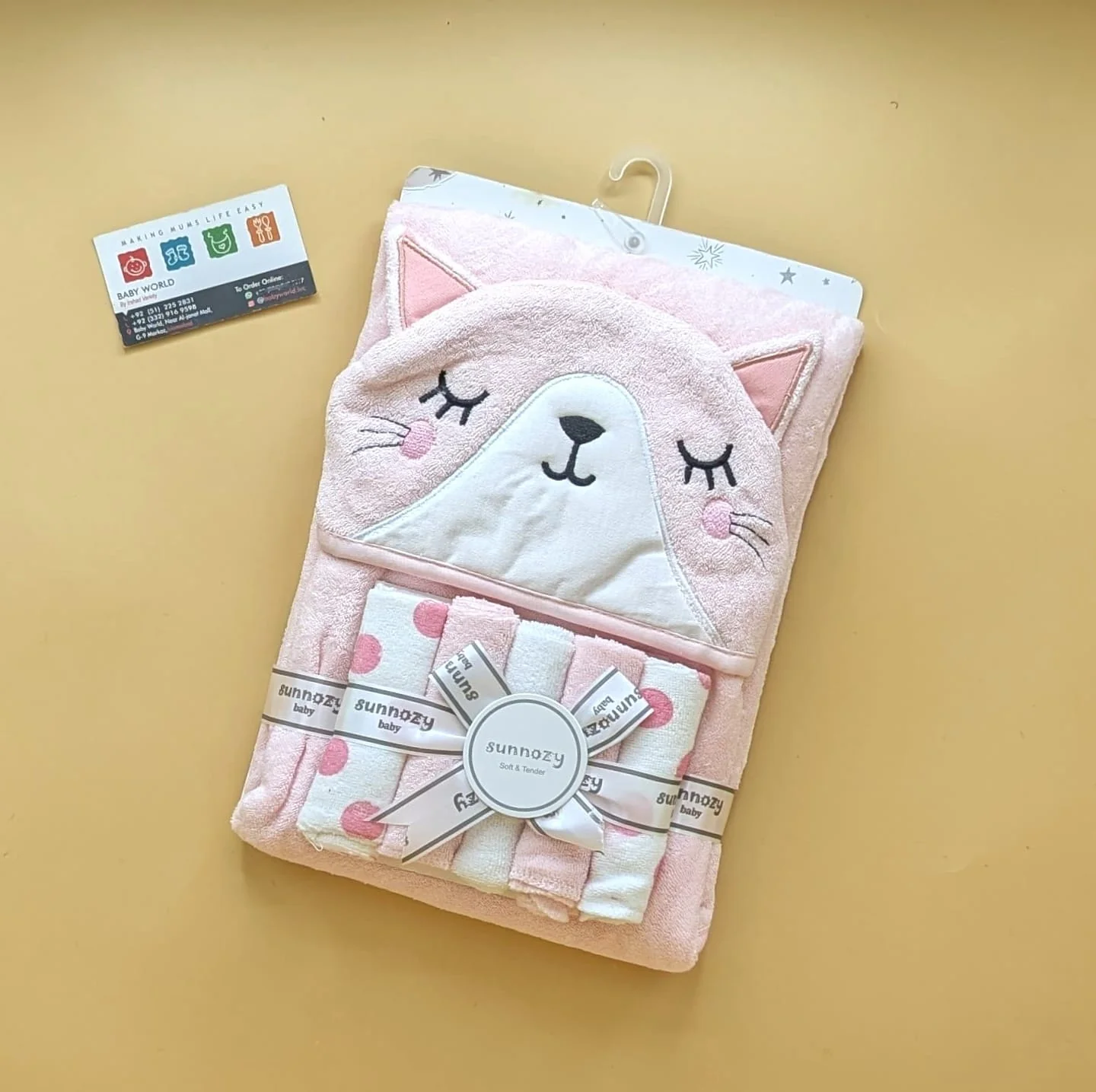 Hooded Bath Towel with 5 Pieces Face Towels - Image 9