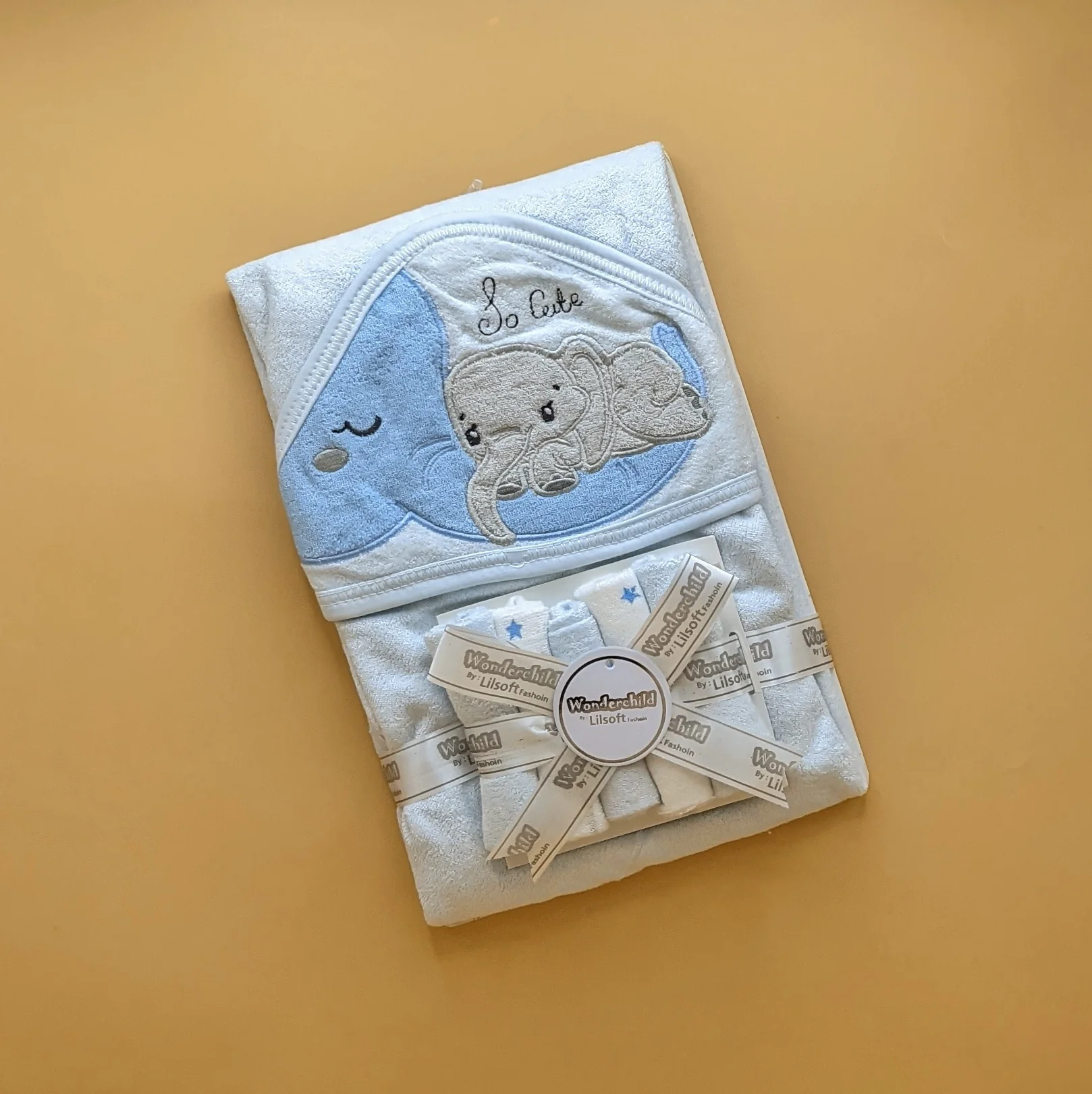 Hooded Bath Towel with 5 Pieces Face Towels - Image 8