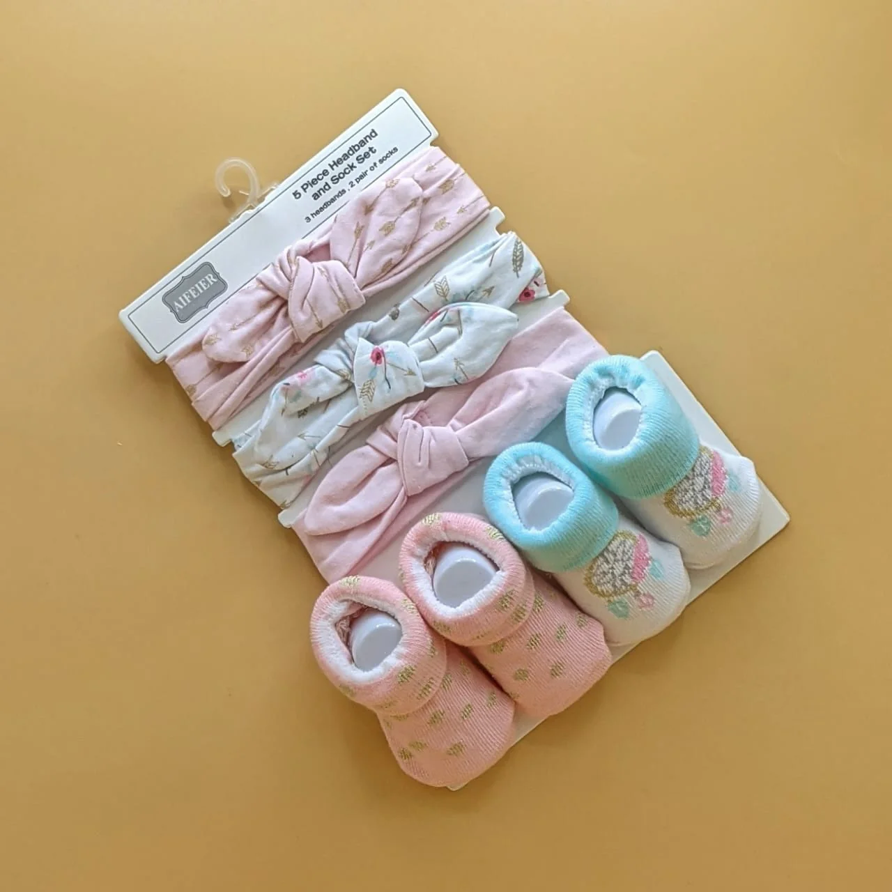Pack of 3 headbands, & booties set - Image 9